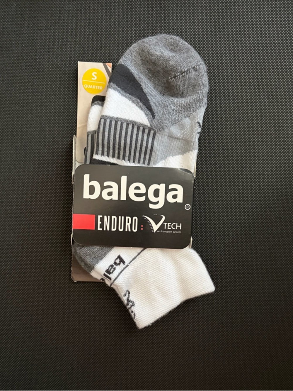 Balega Unisex Enduro Quarter Athletic Socks - Gray & White